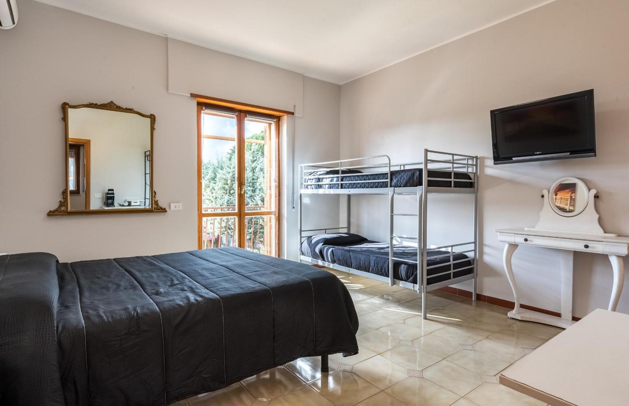 רומא Travelershome Ciampino&Morena Guesthouse מראה חיצוני תמונה